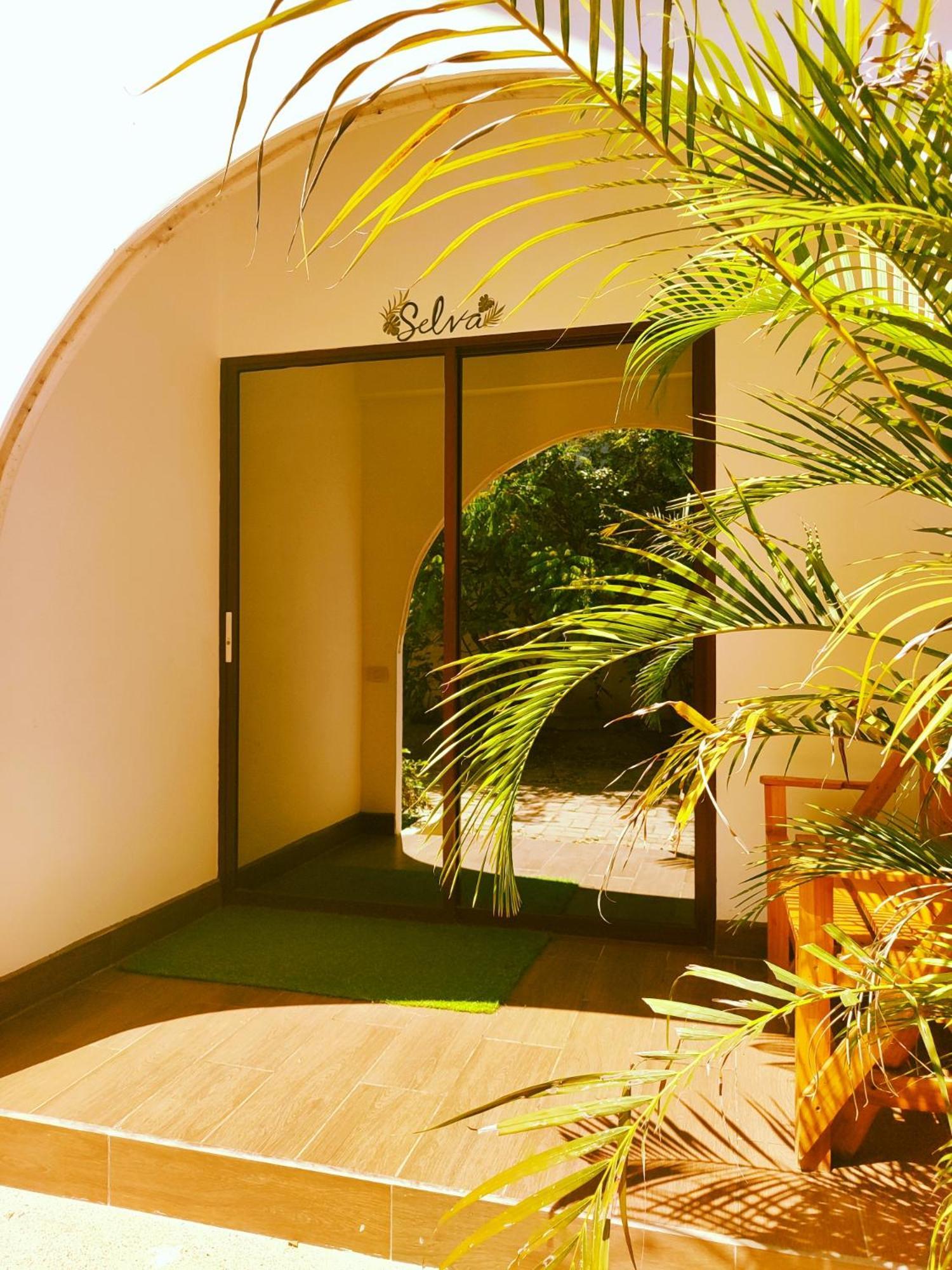 Cafe Madame Hotel Puerto López Kültér fotó