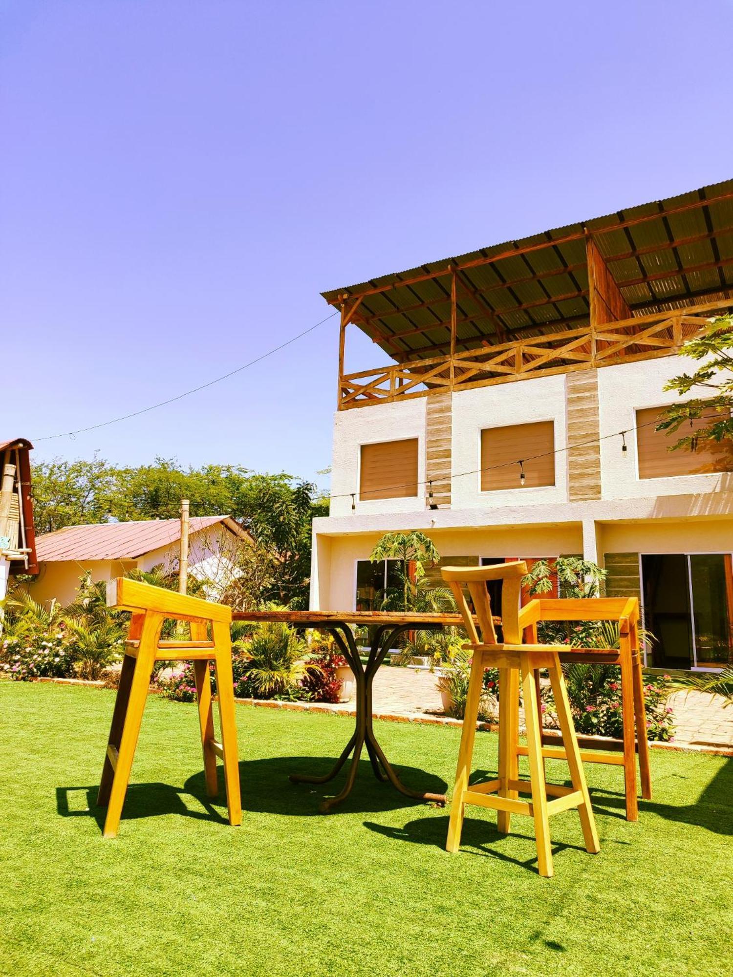 Cafe Madame Hotel Puerto López Kültér fotó